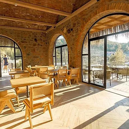 فندق Izz Getaway - Adult Only 3*