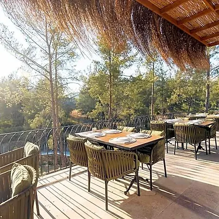فندق Izz Getaway - Adult Only 3*