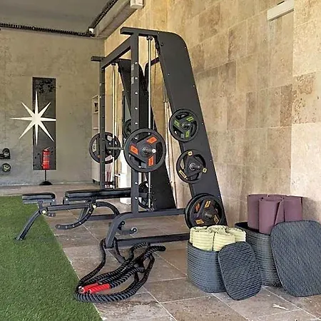 Izz Getaway - Adult Only فندق