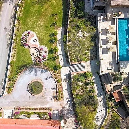 Izz Getaway - Adult Only فندق 3*